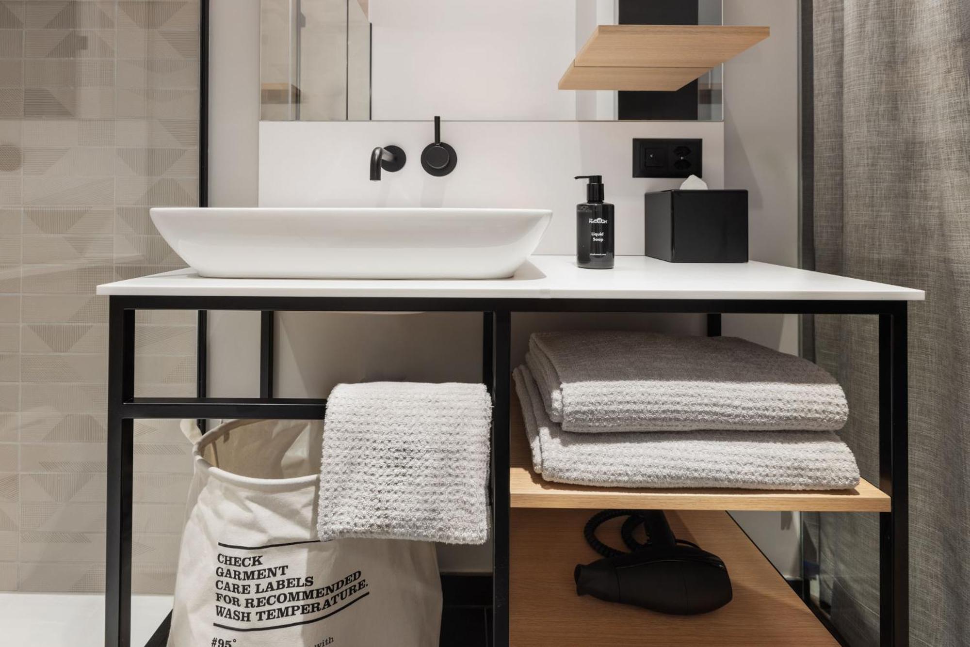 Stay Kooook Geneva City - Online Check In New Opening Genebra Exterior foto
